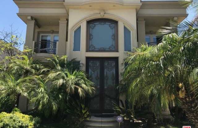 120 North PALM Drive Gallery 2