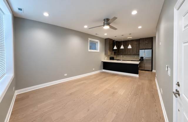 4950 S Michigan Avenue Gallery 2