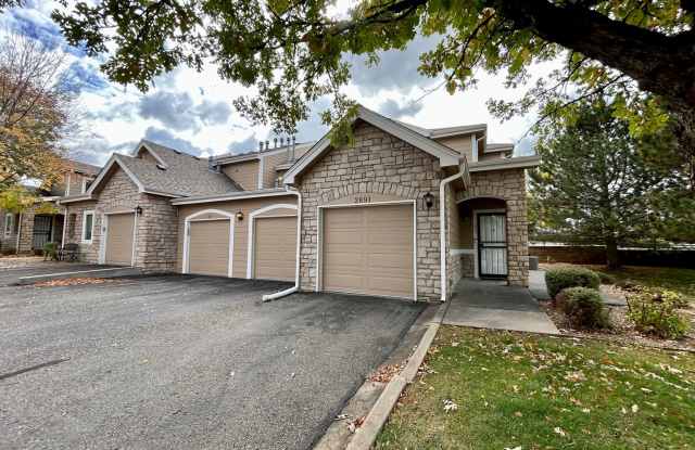 Beautiful 3 Bedroom, End-Unit Condo in Westminster Gallery 3