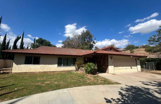 Reche Canyon Home with a Pool photos photos