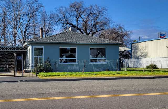 Anderson Home With Lots Of Character! 2 Bedroom 1 Bath With Carport and Shop photos photos