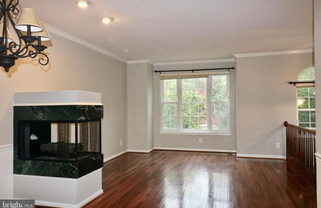 2551 JAMES MADISON CIRCLE Gallery 3