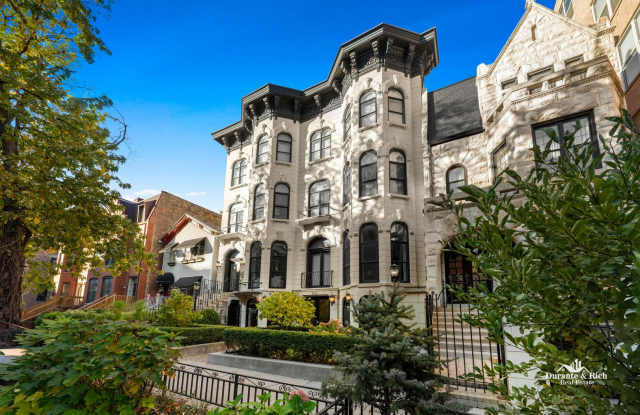 Luxurious Penthouse Retreat in the Heart of Chicago's Desirable Near West Side photos photos Luxurious Penthouse Retreat in the Heart of Chicago's Desirable Near West Side photos photos