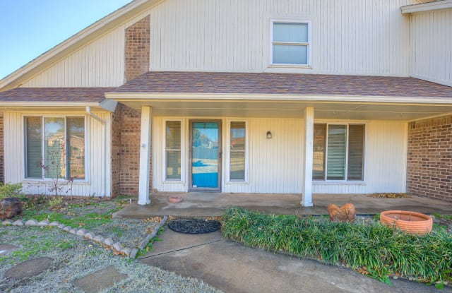 1808 Thunderbird Boulevard - 1808 Thunderbird Boulevard, Edmond, OK 73013