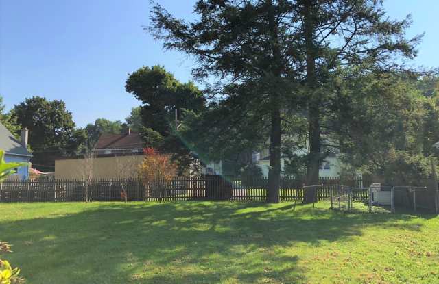 Newly Remodeled 4-Bed Single Family Home for Rent in South Hadley! Gallery 4