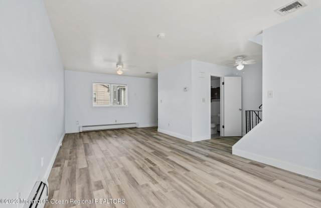 807 Beach Avenue Gallery 3