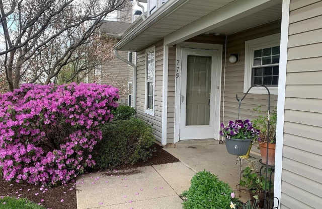 779 READING Court unit: 40 photos photos