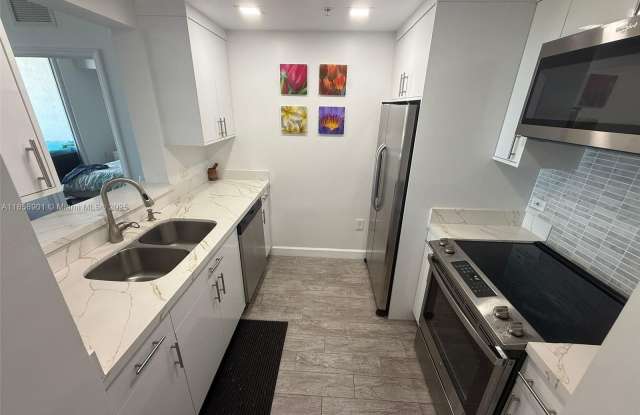 2600 SW 27th Ave photos photos