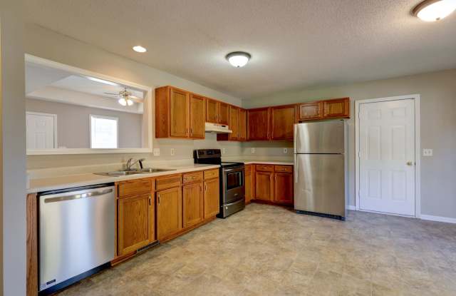 3 Bedroom Home For Rent in the Deertrail Subdivision! Gallery 4