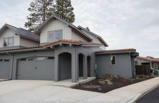 Townhome with Primary Bedroom on the Main Level! photos photos