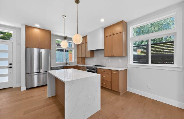 5237 37th Avenue Northeast#B - 5237 37th Avenue Northeast, Seattle, WA 98105