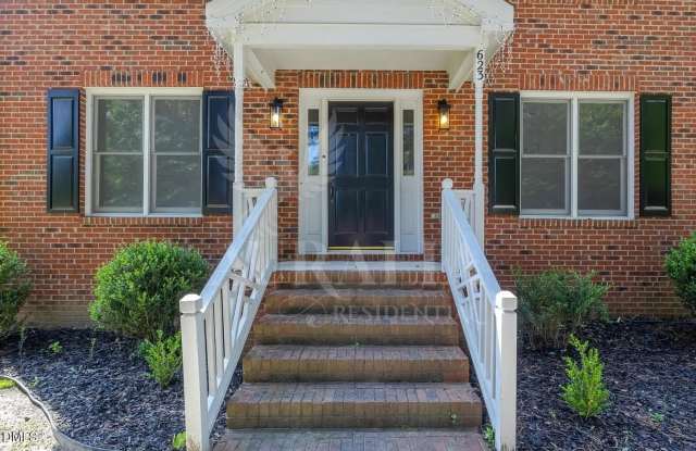 623 Elmwood Court Gallery 4