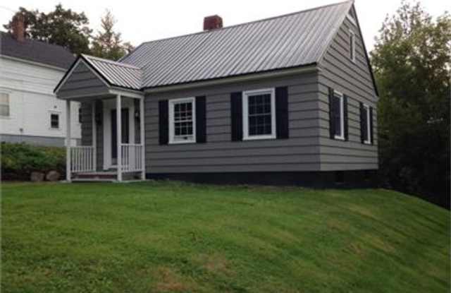 10 Dudley Street - 10 Dudley Street, Presque Isle, ME 04769