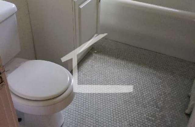 Charming 1 Bedroom-No Broker Fee Gallery 3