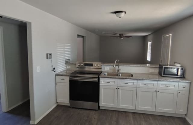 4046 South 17th Street - 4046 S 17th St, Phoenix, AZ 85040