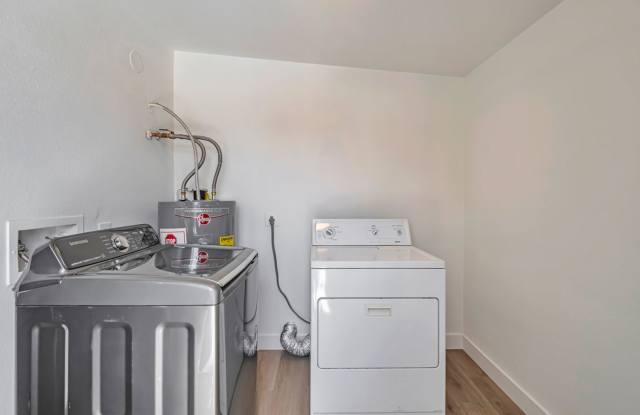 3 Bedroom 2 Bath with Pool! photos photos