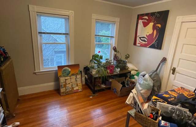 2-bed Top Floor near MBTA GL-D Newton Highlands w/garage parking photos photos