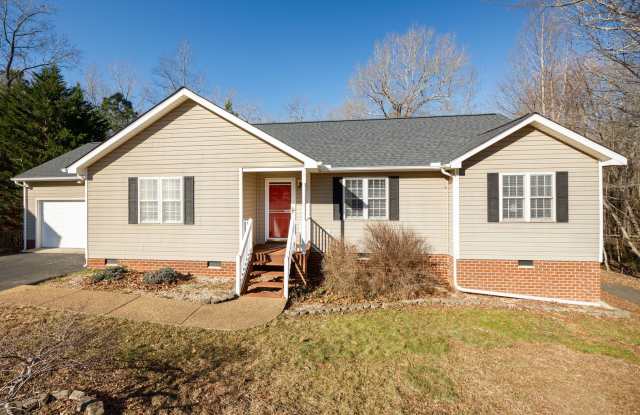 Bright and Spacious 3 Bedroom Home in Chesterfield ***Available Early March*** photos photos