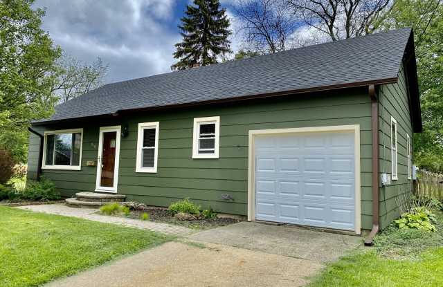 506 East Sycamore Street - 506 East Sycamore Street, Sycamore, IL 60178