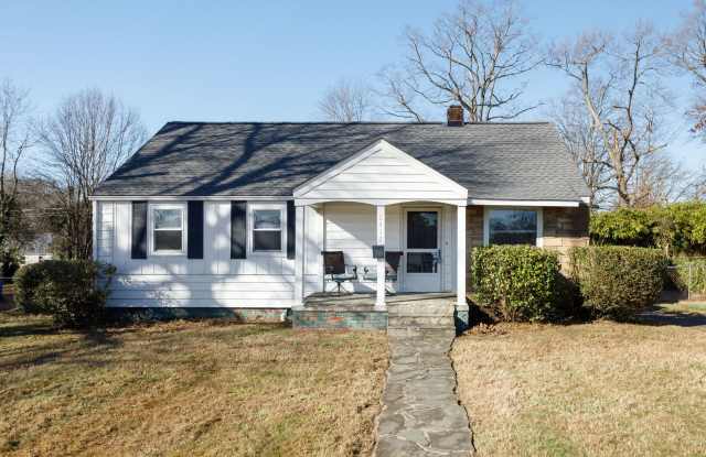 Charming 3 Bedroom Rancher in Lakeside photos photos