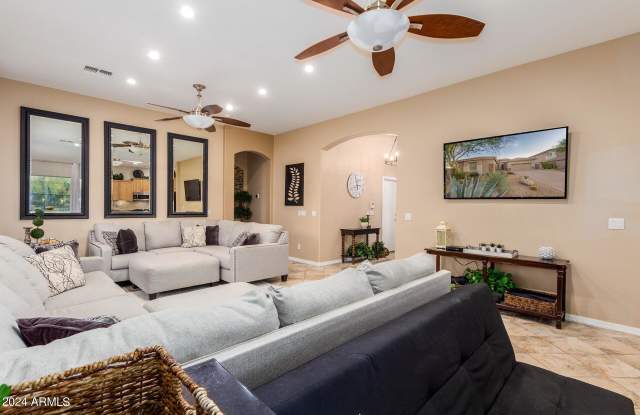 3103 West Sentinel Rock Road Gallery 3