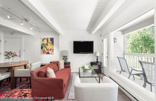 916 E Hopkins Avenue photos photos