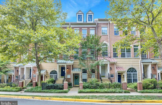 1978 CRESCENT PARK DRIVE - 1978 Crescent Park Drive, Reston, VA 20190
