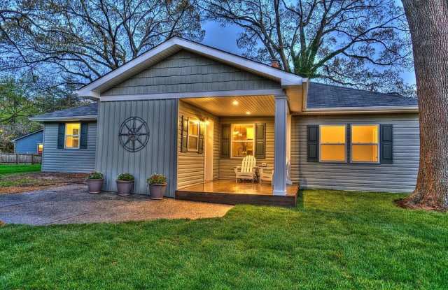 Cozy Renovated Rancher with Finished Basement  Half-Acre Lot in Sillery Bay photos photos