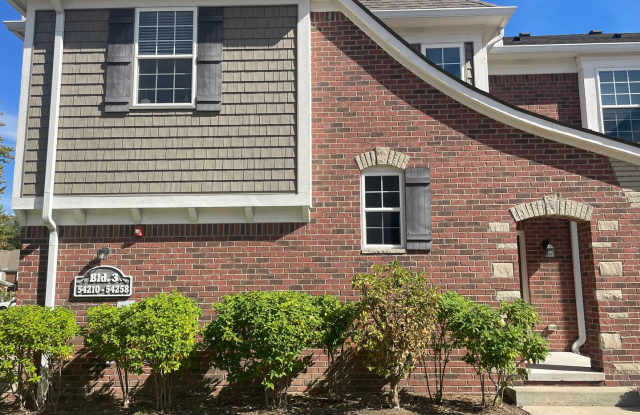 Shelby Township, 1st Floor Access! 2 Bedrooms, 2-Baths, att. Garage photos photos