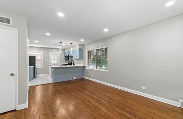 5039 W Jackson Boulevard photos photos