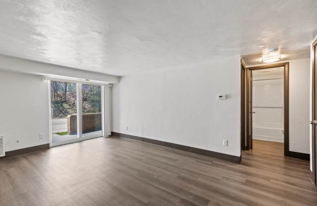Landmark Apartments Gallery 4