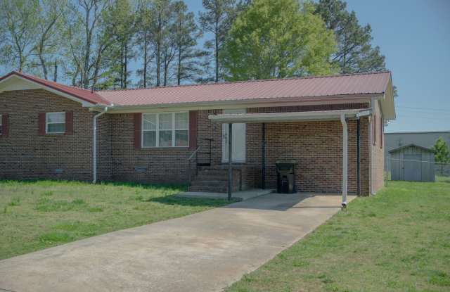 3 bedroom/ 2 bathroom rental in Cullman City limits. photos photos