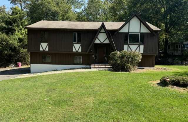 9 Hunters Ln - 9 Hunters Lane, Sussex County, NJ 07821 9 Hunters Ln - 9 Hunters Lane, Sussex County, NJ 07821