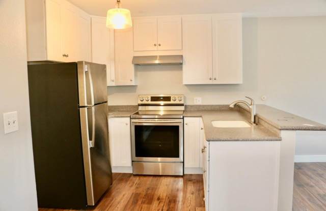 SIERRA SEASIDE FLATS $ 3295 ...1 BLOCK TO BEACH....TOP FLOOR VIEWS Gallery 2