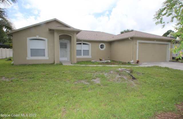 1738 Loquat Court NW Gallery 1