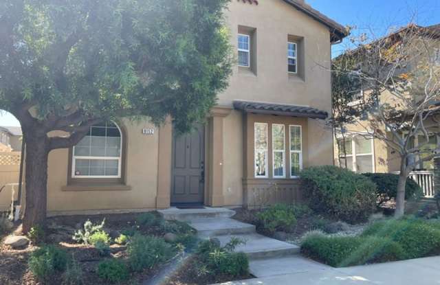 Gorgeous 4 bedroom home for Lease! Gallery 1