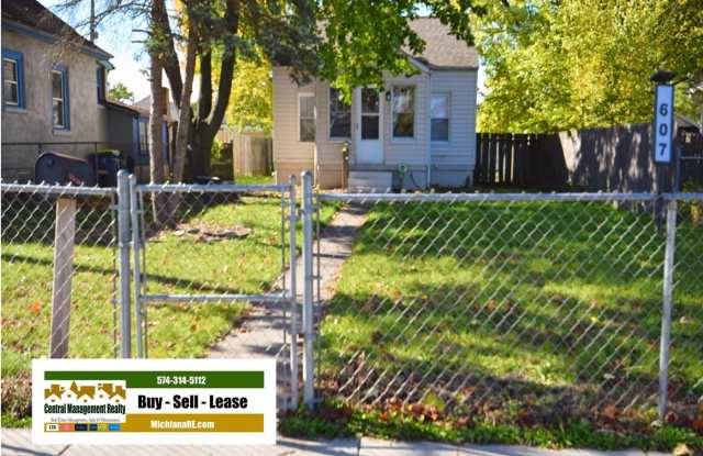 Mishawaka IN 2 Bedroom Home - 607 Geyer Avenue, Mishawaka, IN 46544