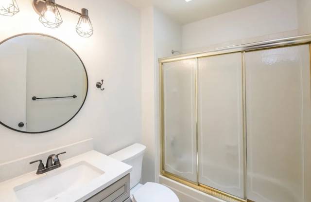 2808 16th Avenue - 2808 16th Avenue, Sacramento, CA 95820