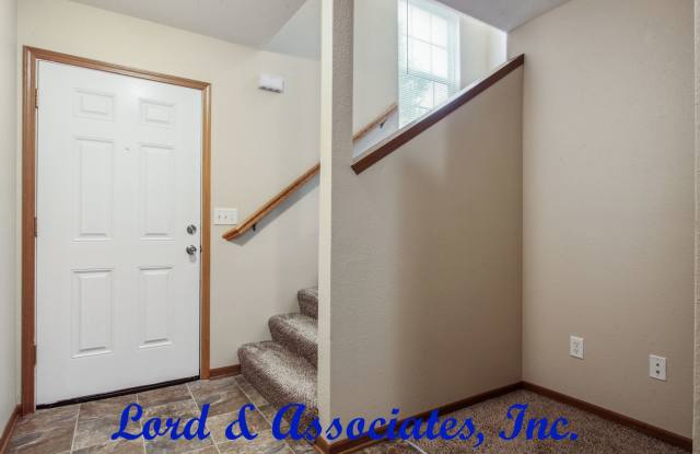 Spacious two story 3 Bedroom, 2 Baths in Grain Valley Gallery 2