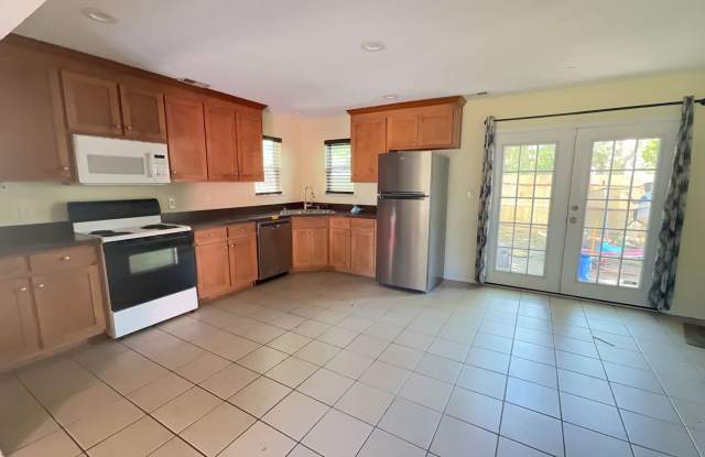 Spacious 3-Bedroom Home with Primary Suite! Gallery 4