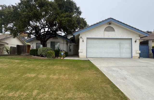 NE Bakersfield home with a sunroom! Gallery 1