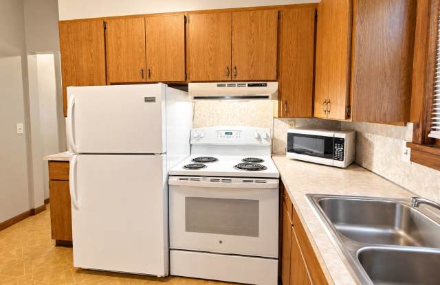 3 bed, 1 bath near NDSU! MOVE IN TODAY! Gallery 4