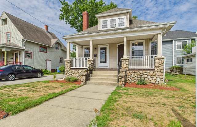 575 Pontiac Avenue photos photos