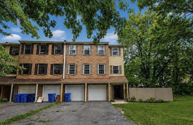 205 CHAUCER Court Gallery 1