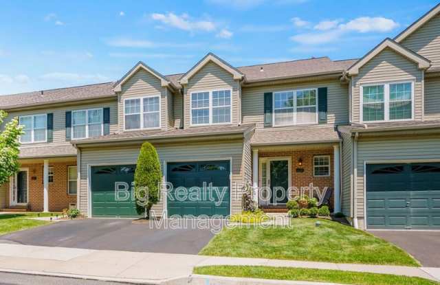 114 Harvard Dr Gallery 1