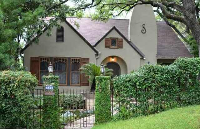 6 Bed/4bath with finished out basement photos photos