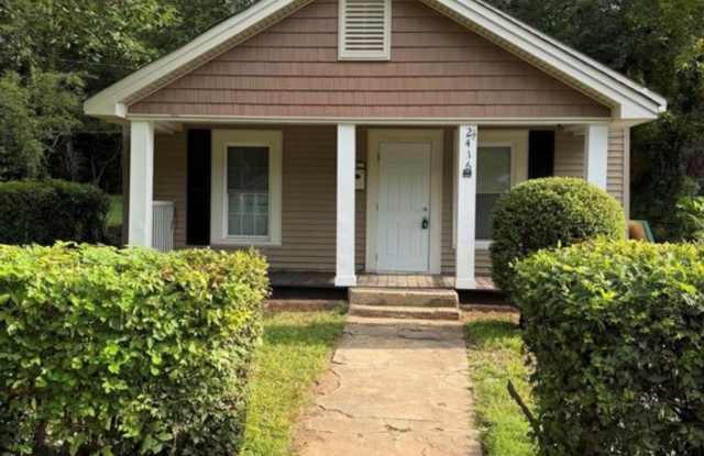 2416 Dundeen Street Gallery 1