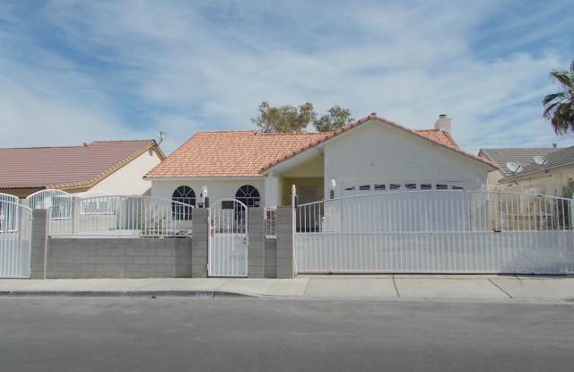 Stylishly Updated Single-Story 4BD Home with Sparkling Pool & Covered Patio Retreat photos photos