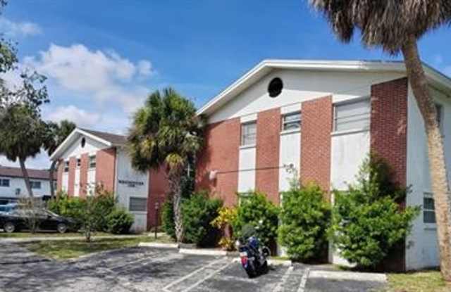 Cozy 1-Bedroom Condo in Prime St. Petersburg Location photos photos