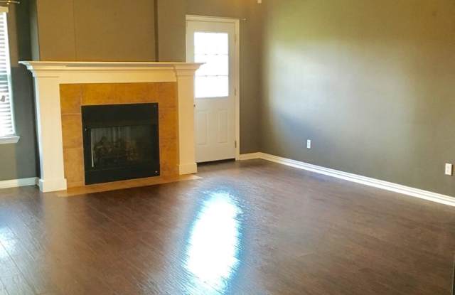 3 Bedroom House in Rogers for Rent! Available Mid- August!!! - 803 East Southern Trace Drive, Rogers, AR 72758 3 Bedroom House in Rogers for Rent! Available Mid- August!!! - 803 East Southern Trace Drive, Rogers, AR 72758